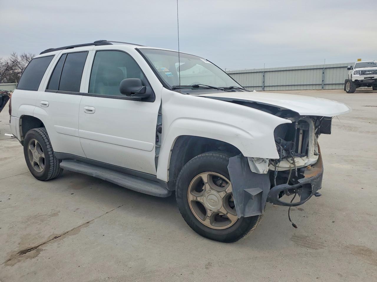 2005 CHEVROLET TRAILBLAZER LS photo 10