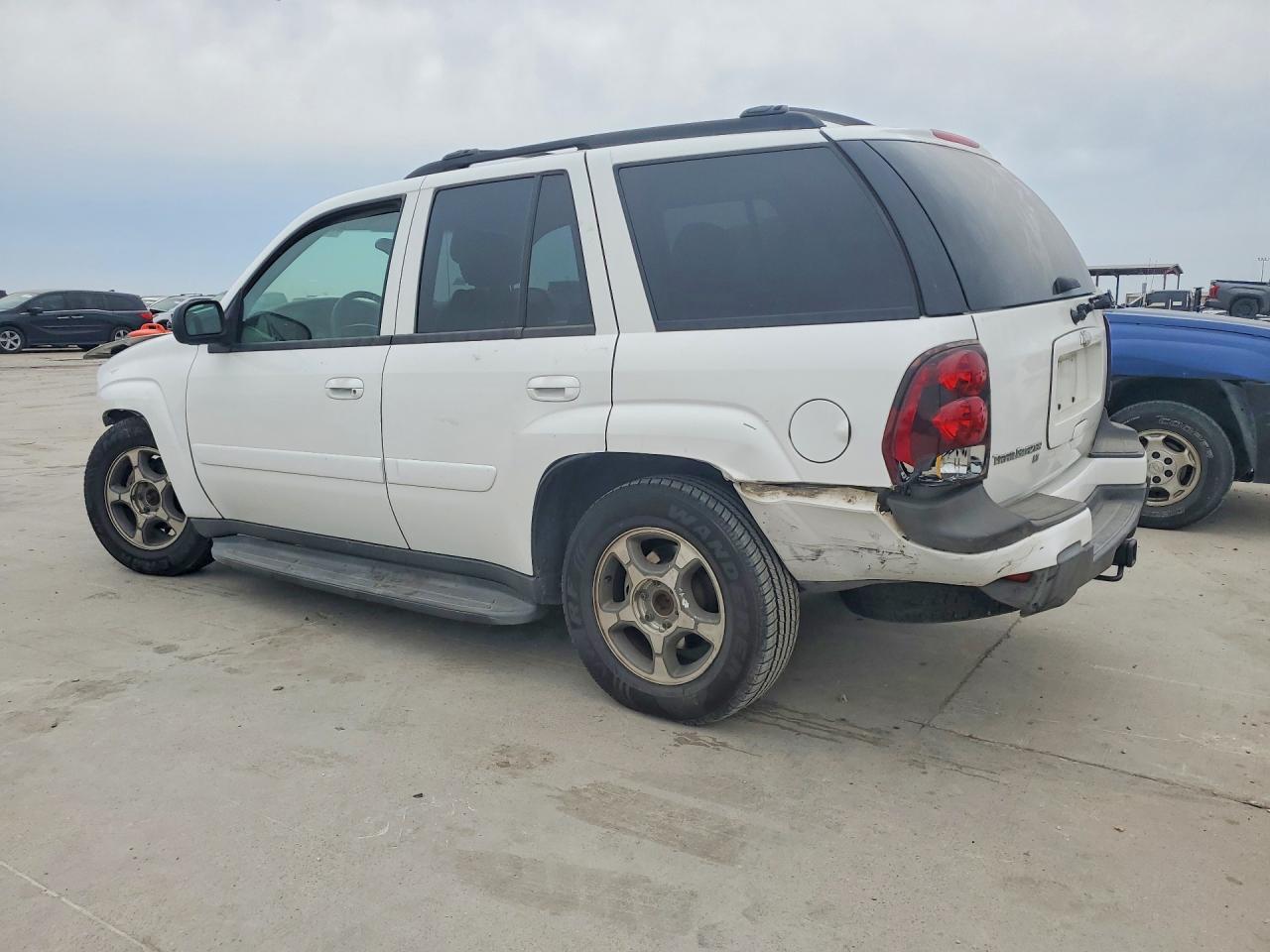 2005 CHEVROLET TRAILBLAZER LS photo 4