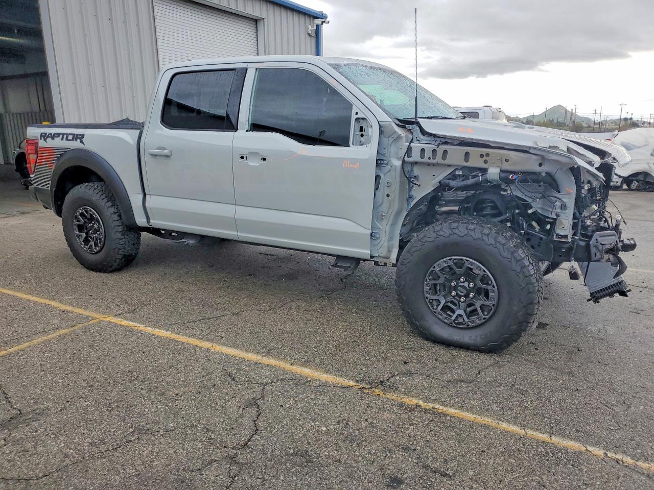 2024 FORD F150 RAPTOR photo 7