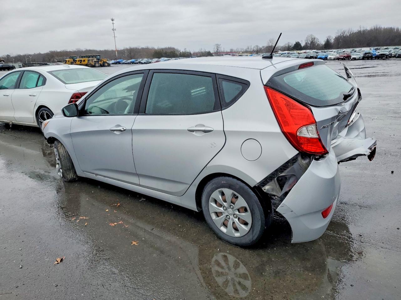 2017 HYUNDAI ACCENT SE photo 2
