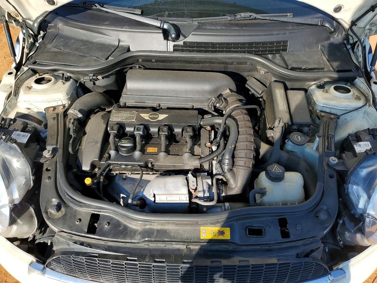 2010 MINI COOPER S photo 21