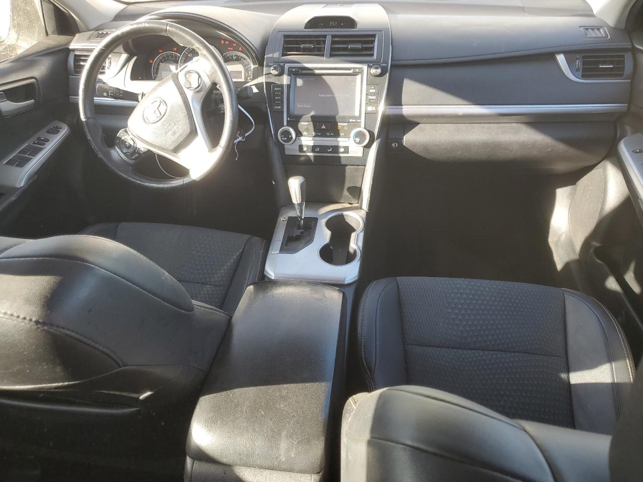 2014 TOYOTA CAMRY photo 22