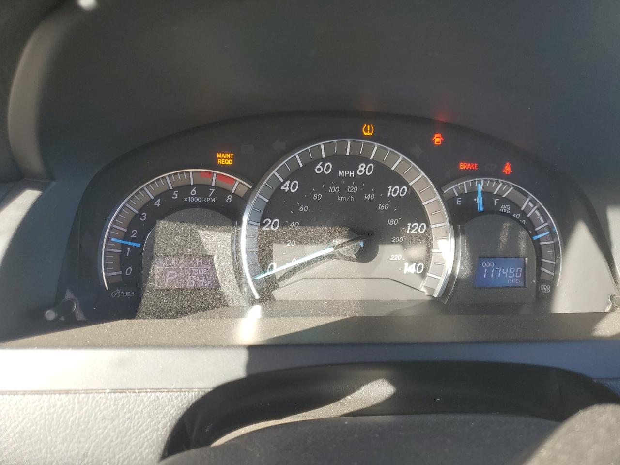 2014 TOYOTA CAMRY photo 25