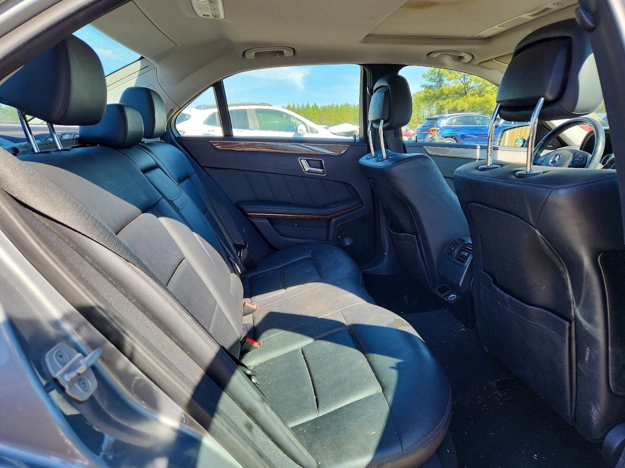 2011 MERCEDES-BENZ E 350 BLUETEC photo 28