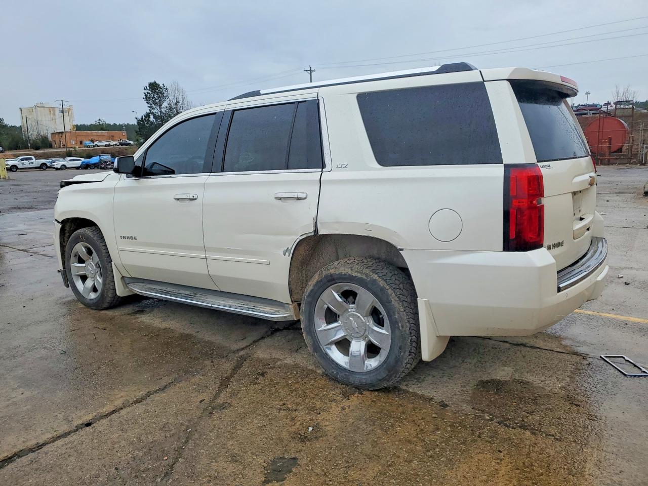 2015 CHEVROLET TAHOE C1500 LTZ photo 2