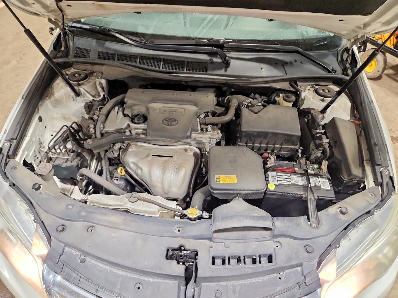 2015 TOYOTA CAMRY LE photo 11