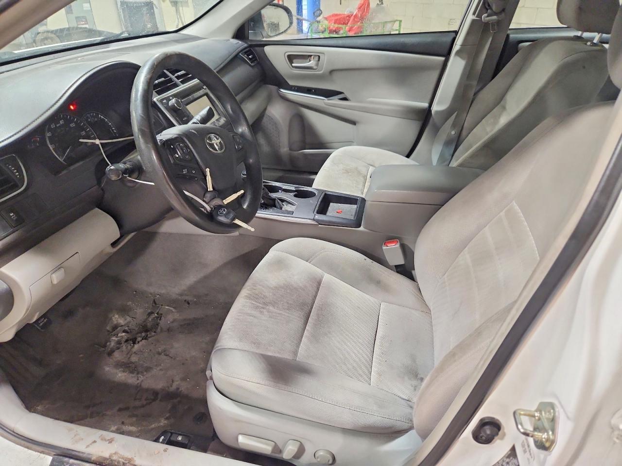 2015 TOYOTA CAMRY LE photo 7