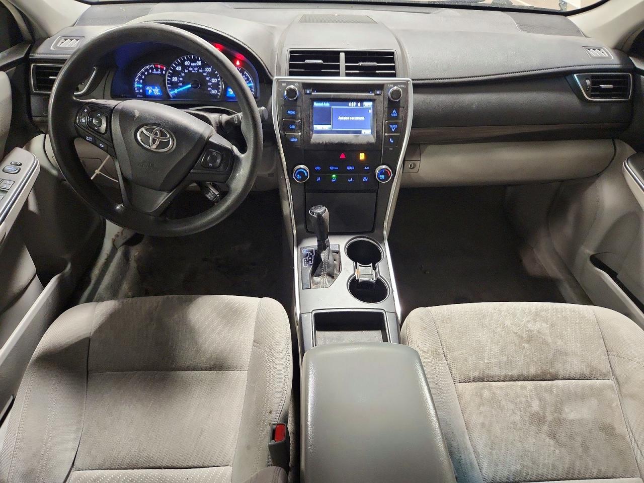 2015 TOYOTA CAMRY LE photo 8