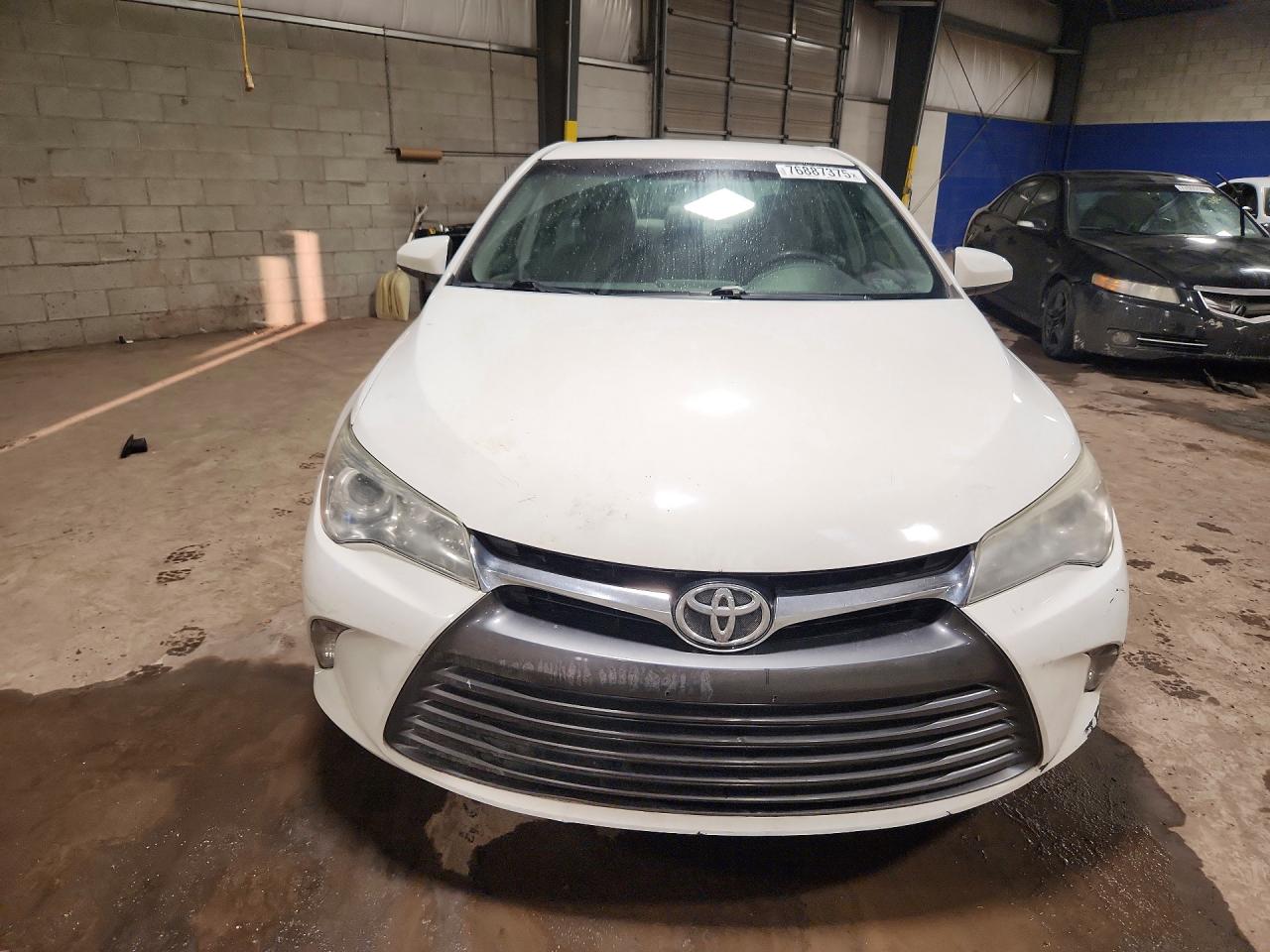 2015 TOYOTA CAMRY LE photo 5