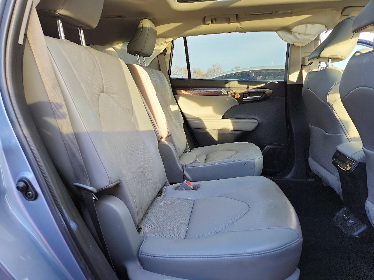 2021 TOYOTA HIGHLANDER HYBRID PLATINUM photo 11