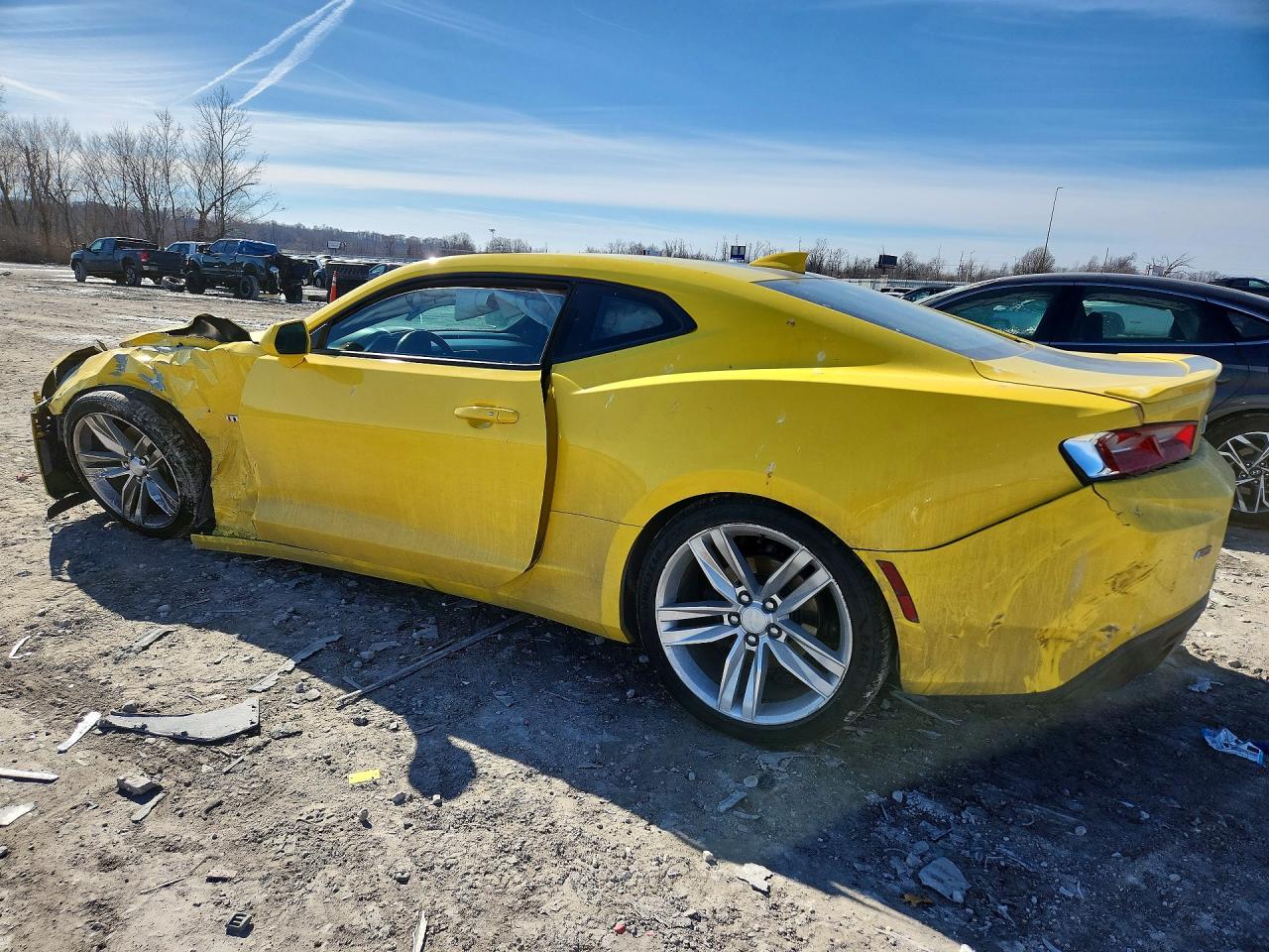 2016 CHEVROLET CAMARO LT photo 4