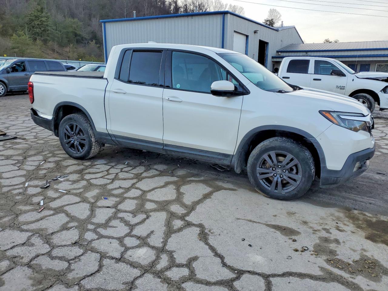 2019 HONDA RIDGELINE SPORT photo 4