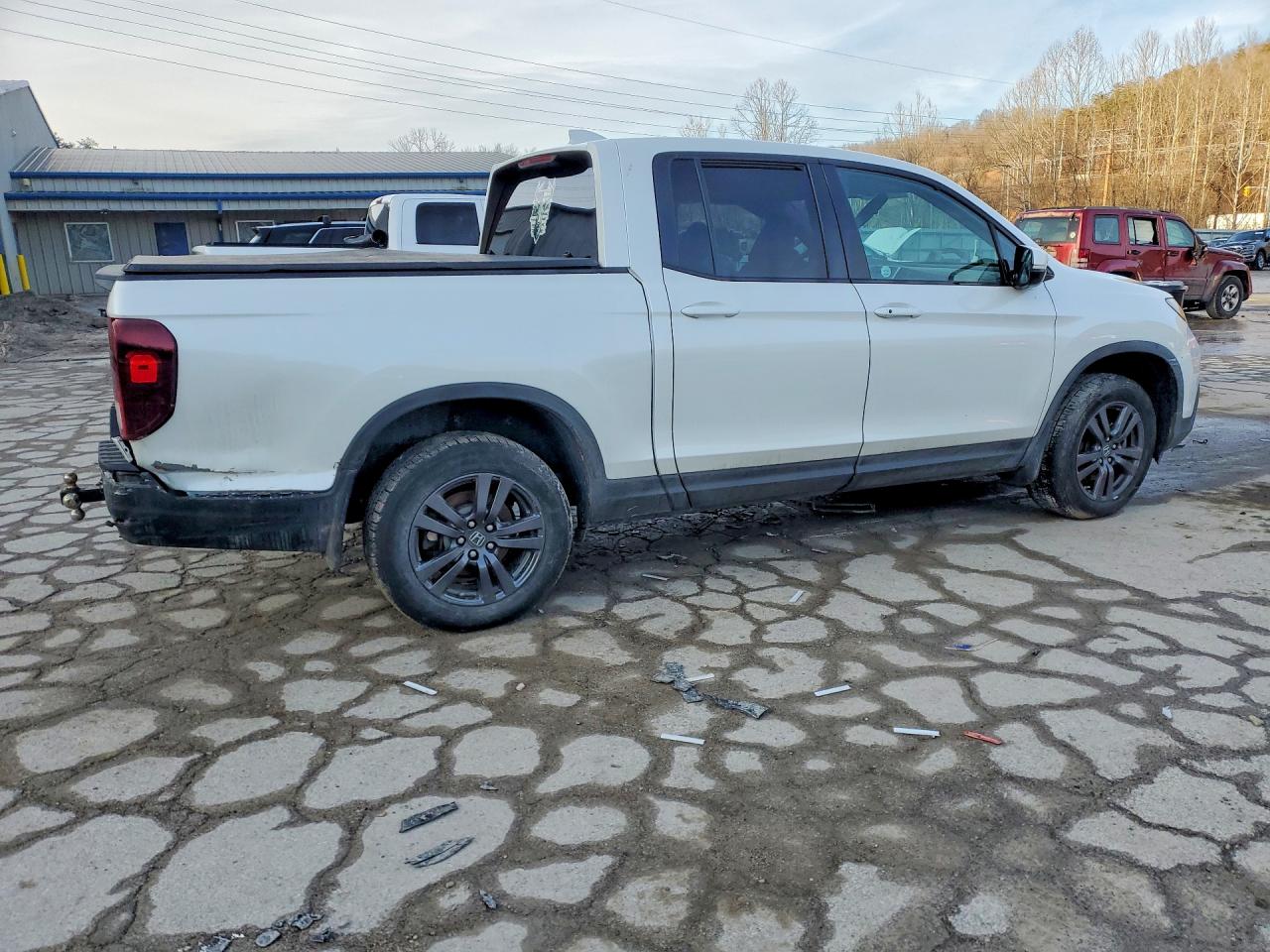 2019 HONDA RIDGELINE SPORT photo 3