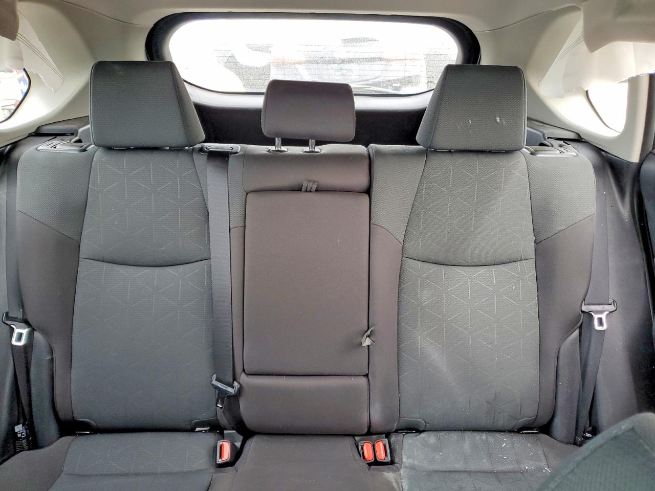 2025 TOYOTA RAV4 XLE photo 10