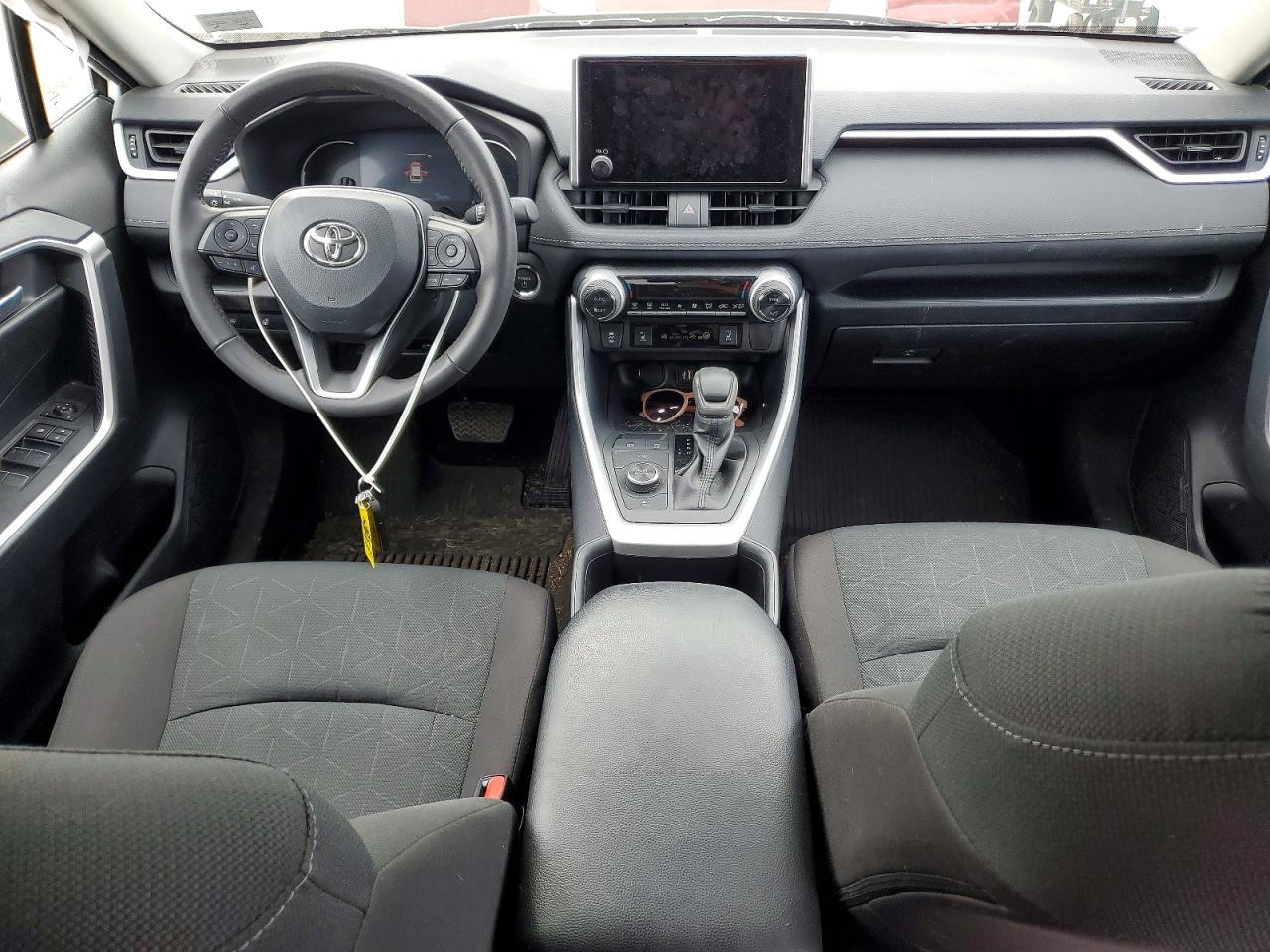 2025 TOYOTA RAV4 XLE photo 8