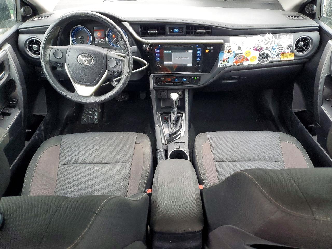 2017 TOYOTA COROLLA LE photo 15