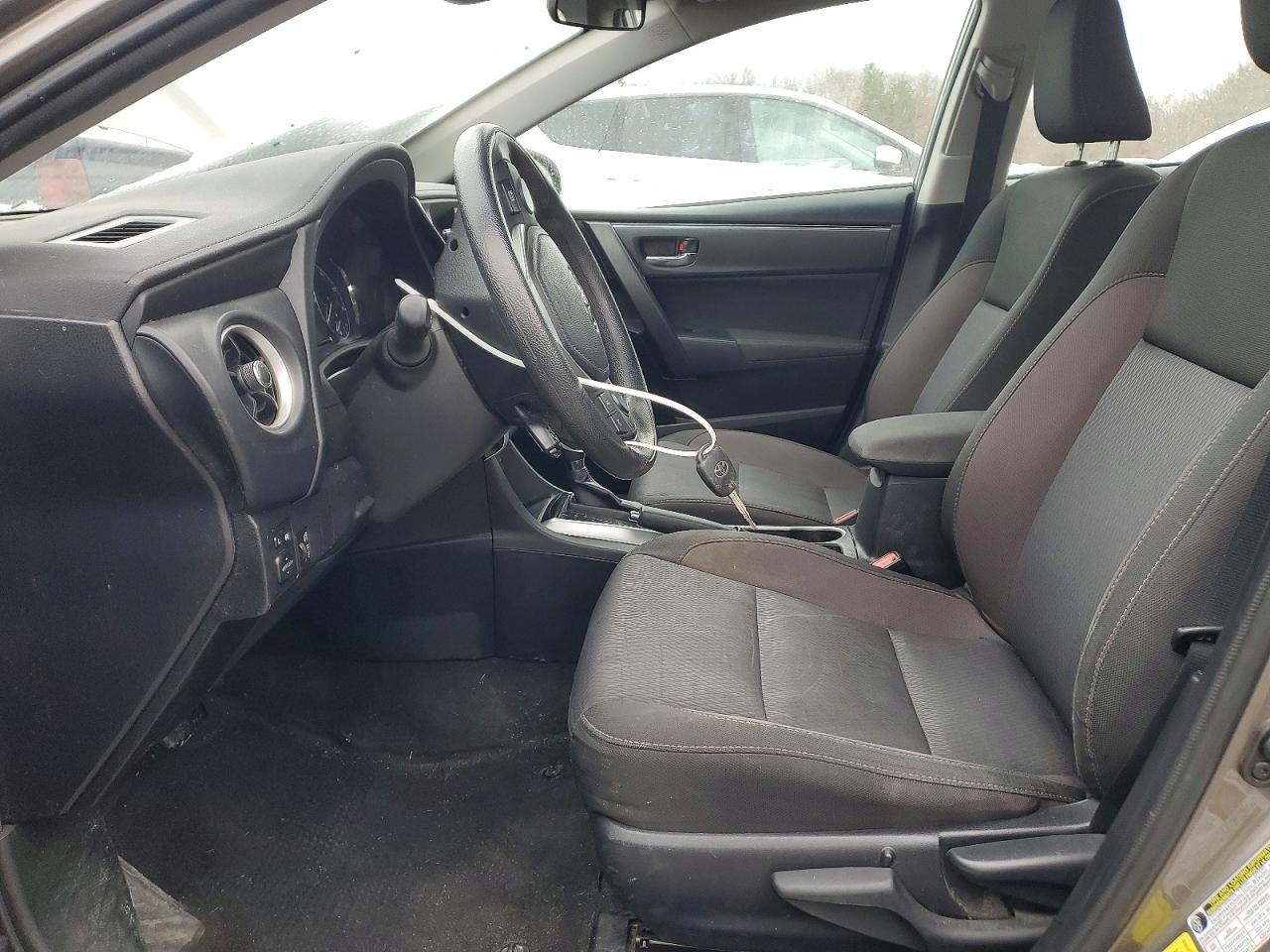 2017 TOYOTA COROLLA LE photo 13