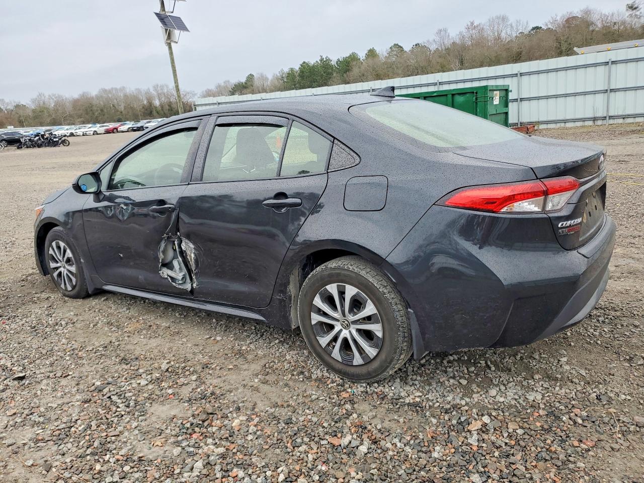 2022 TOYOTA COROLLA LE photo 2