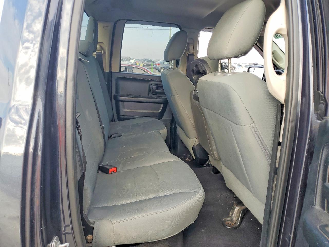 2014 RAM 1500 ST photo 10