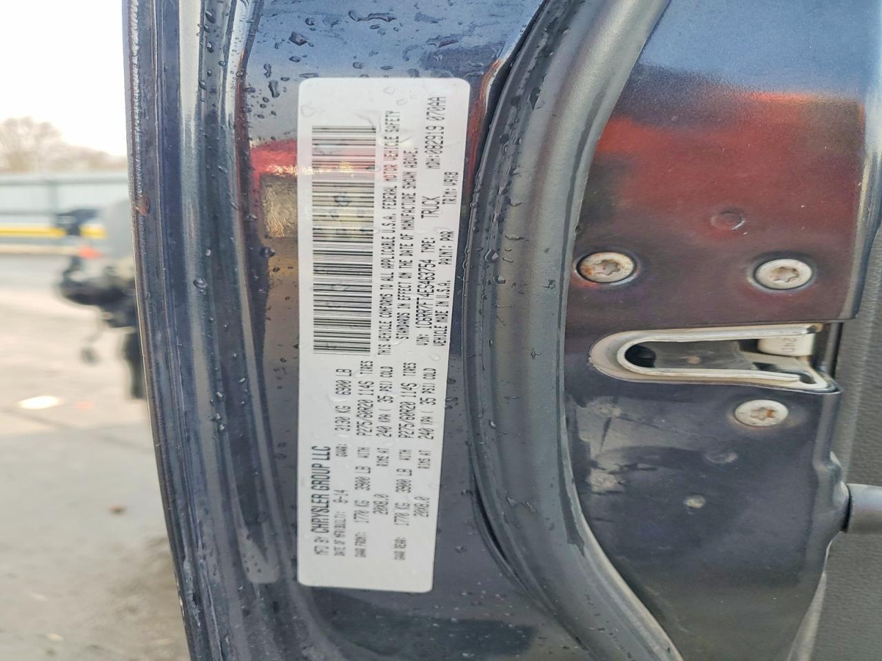 2014 RAM 1500 ST photo 13