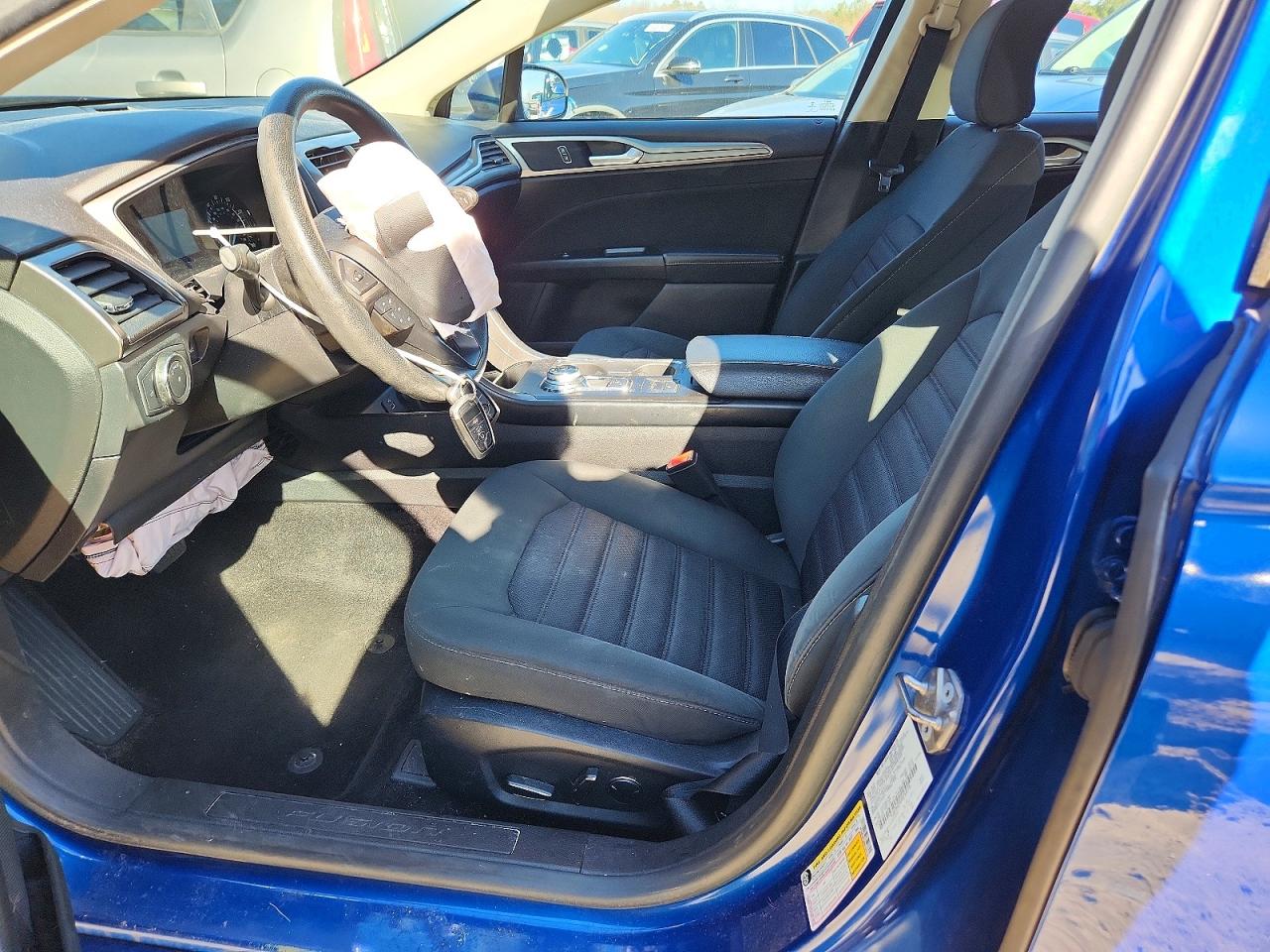 2017 FORD FUSION SE photo 19
