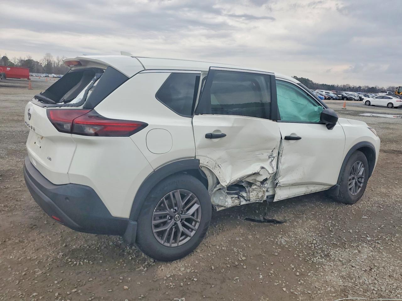 2021 NISSAN ROGUE S photo 5