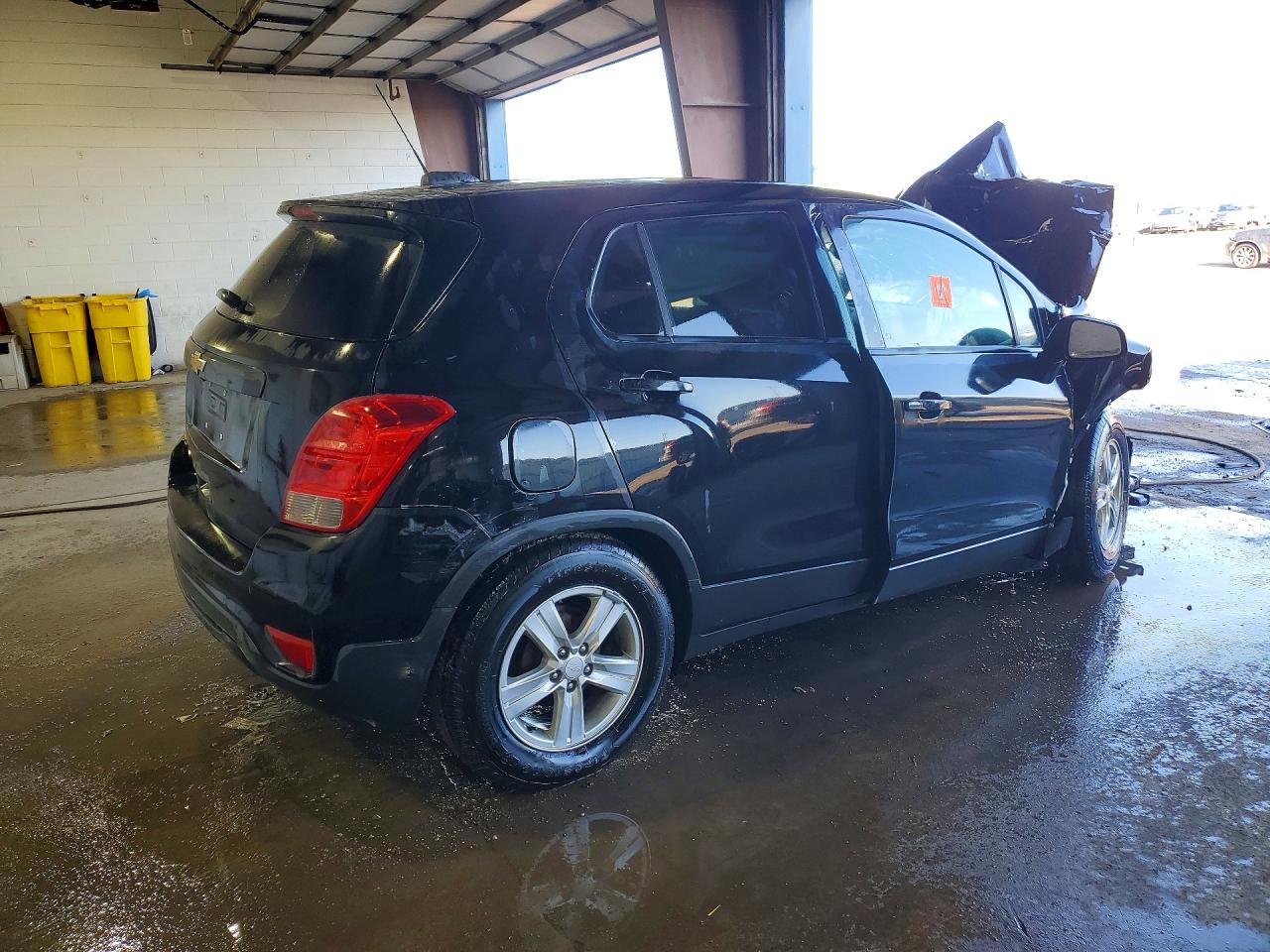 2019 CHEVROLET TRAX LS photo 3