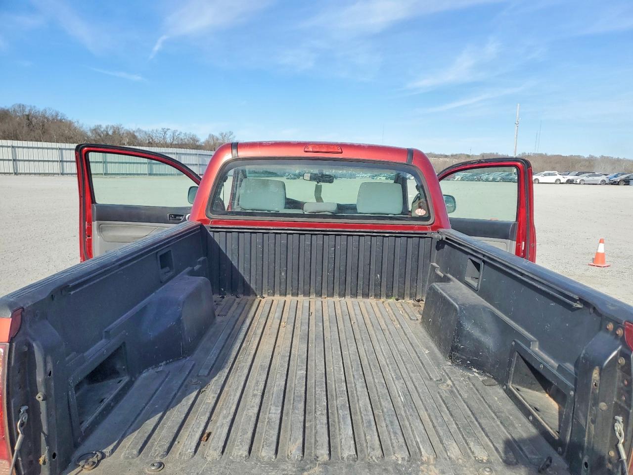 2006 TOYOTA TACOMA BASE photo 10