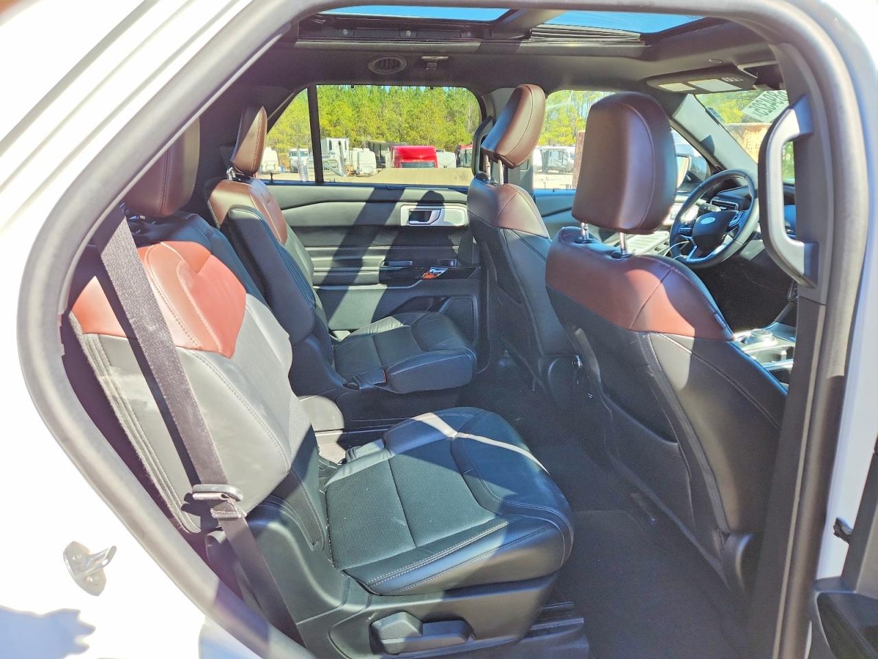 2024 FORD EXPLORER PLATINUM photo 19
