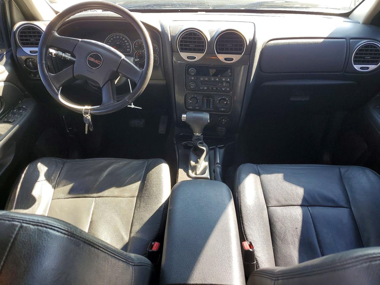 2006 GMC ENVOY photo 8