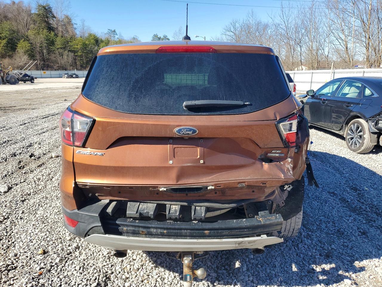 2017 FORD ESCAPE SE photo 11