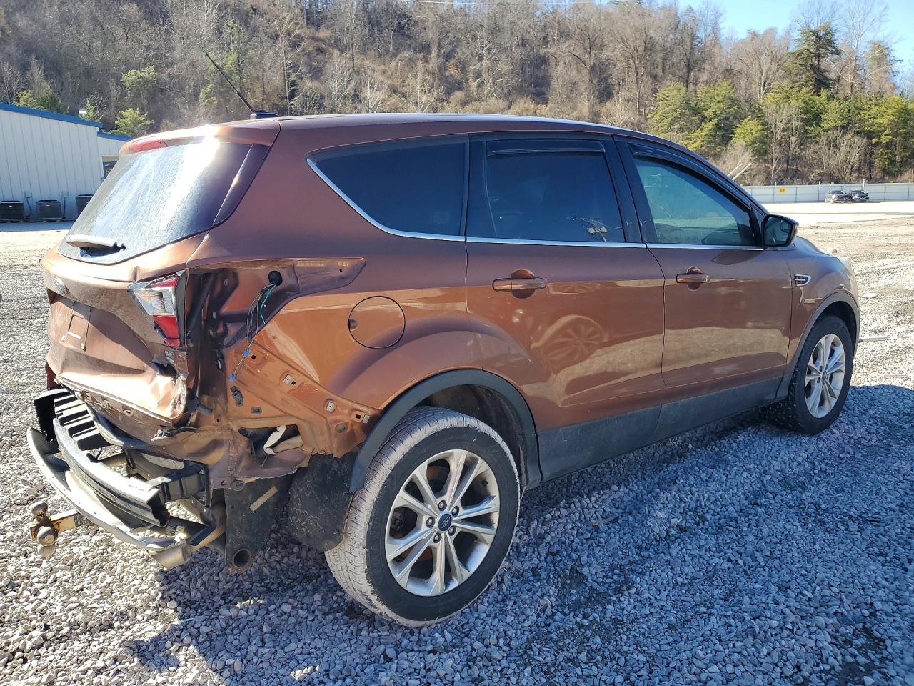 2017 FORD ESCAPE SE photo 5