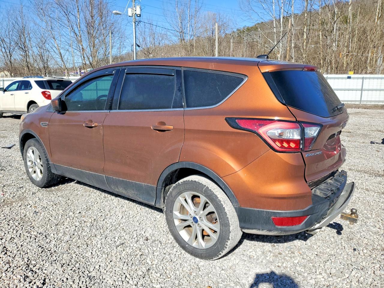 2017 FORD ESCAPE SE photo 3