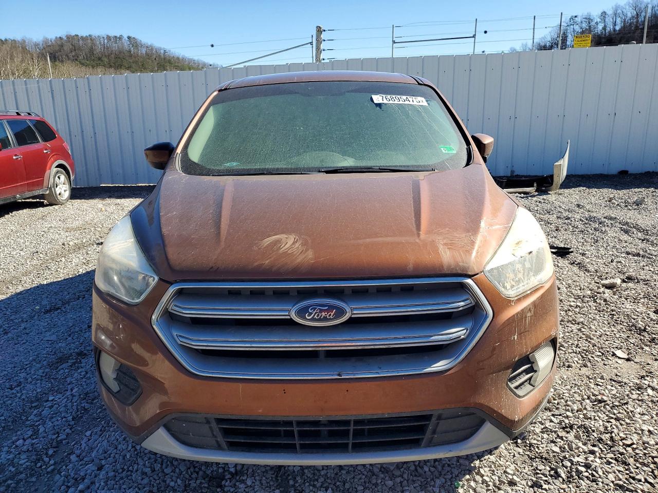 2017 FORD ESCAPE SE photo 9
