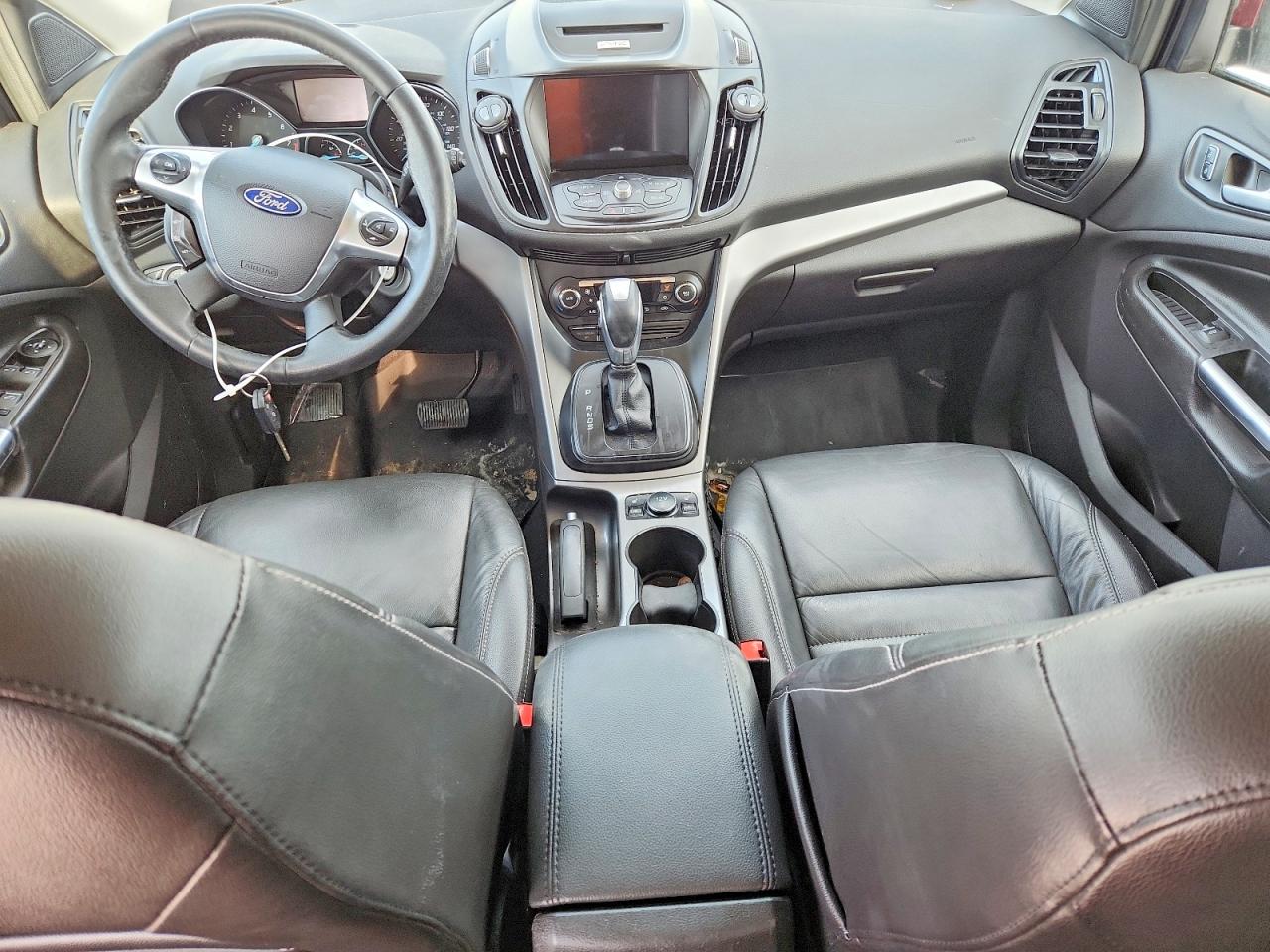 2016 FORD ESCAPE SE photo 8