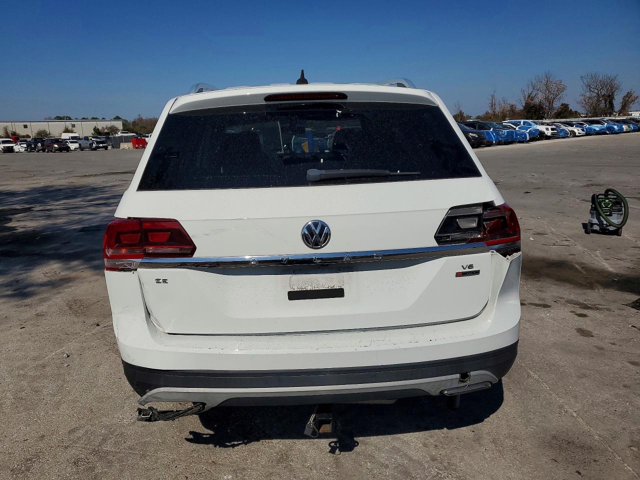 2018 VOLKSWAGEN ATLAS SE photo 11