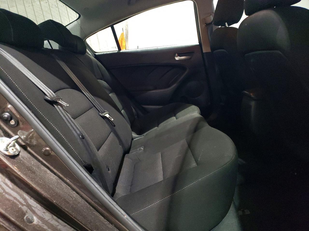 2017 KIA FORTE LX photo 28