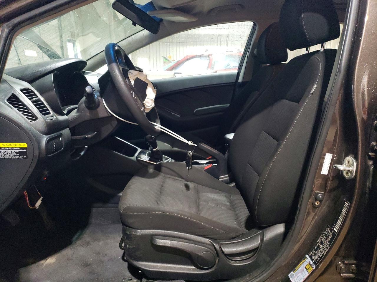 2017 KIA FORTE LX photo 19