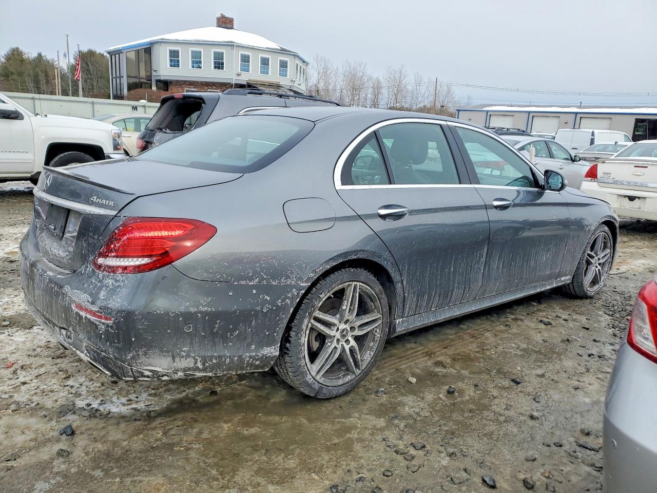 2018 MERCEDES-BENZ E 300 4MATIC photo 3