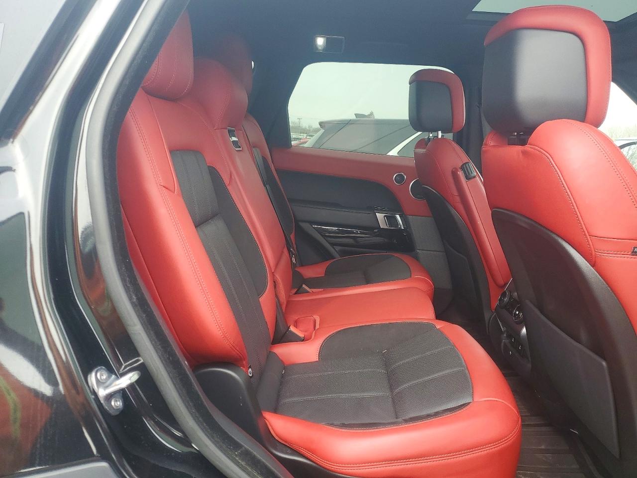 2019 LAND ROVER RANGE ROVER SPORT HST photo 10
