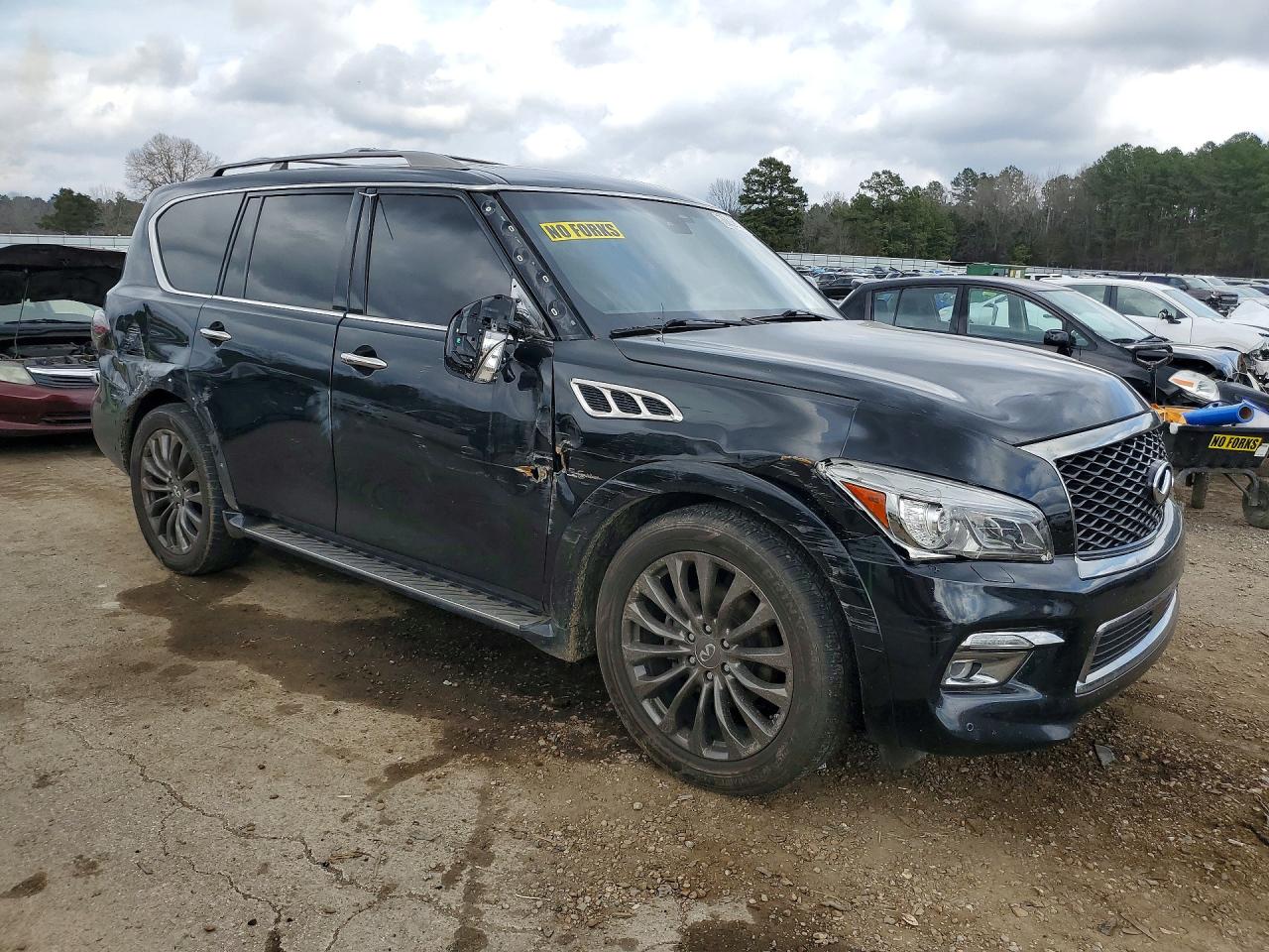 2017 INFINITI QX80 BASE photo 7