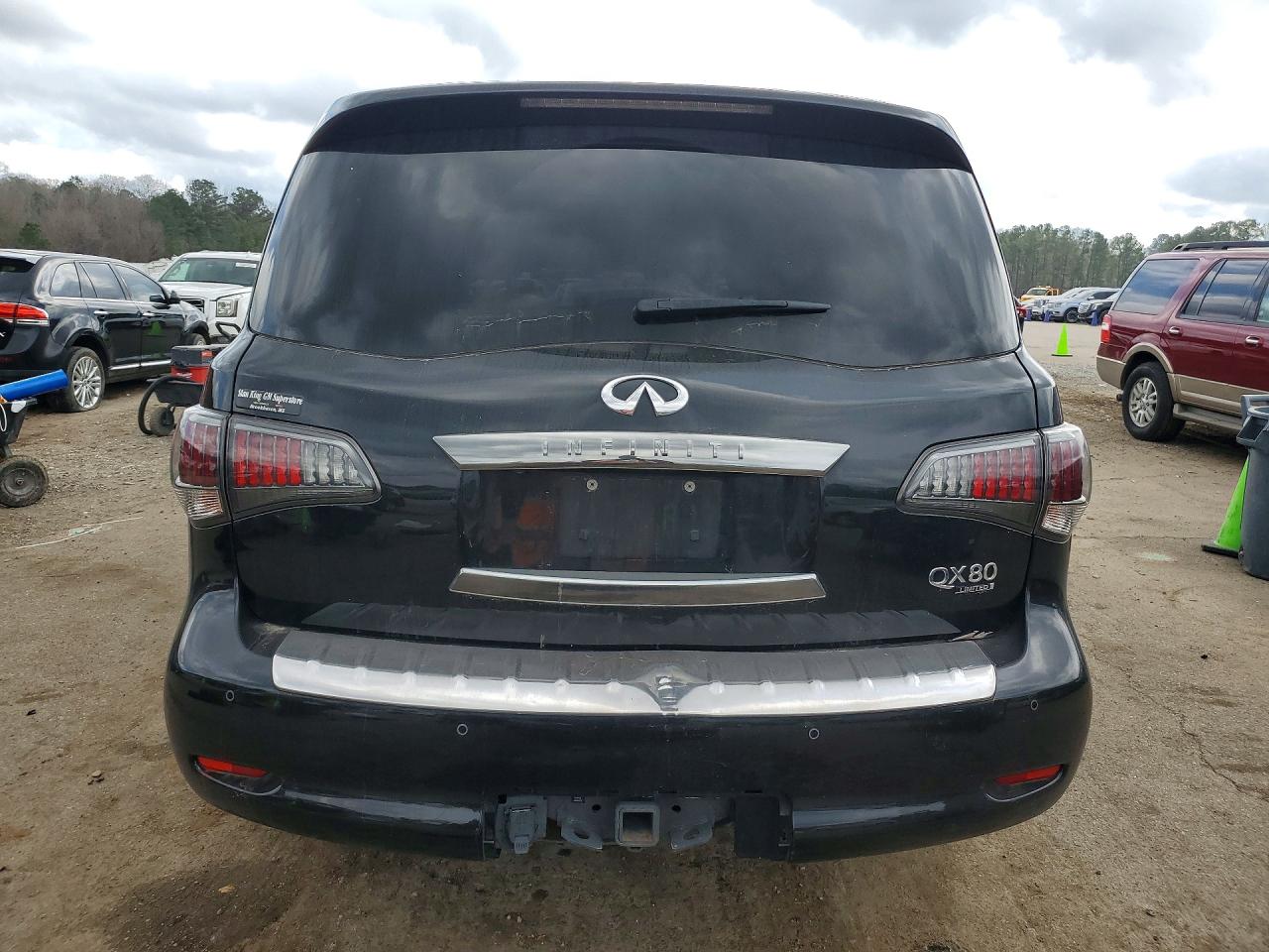 2017 INFINITI QX80 BASE photo 11