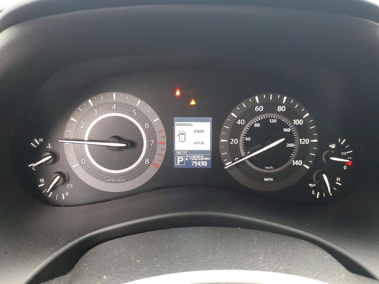 2017 INFINITI QX80 BASE photo 17