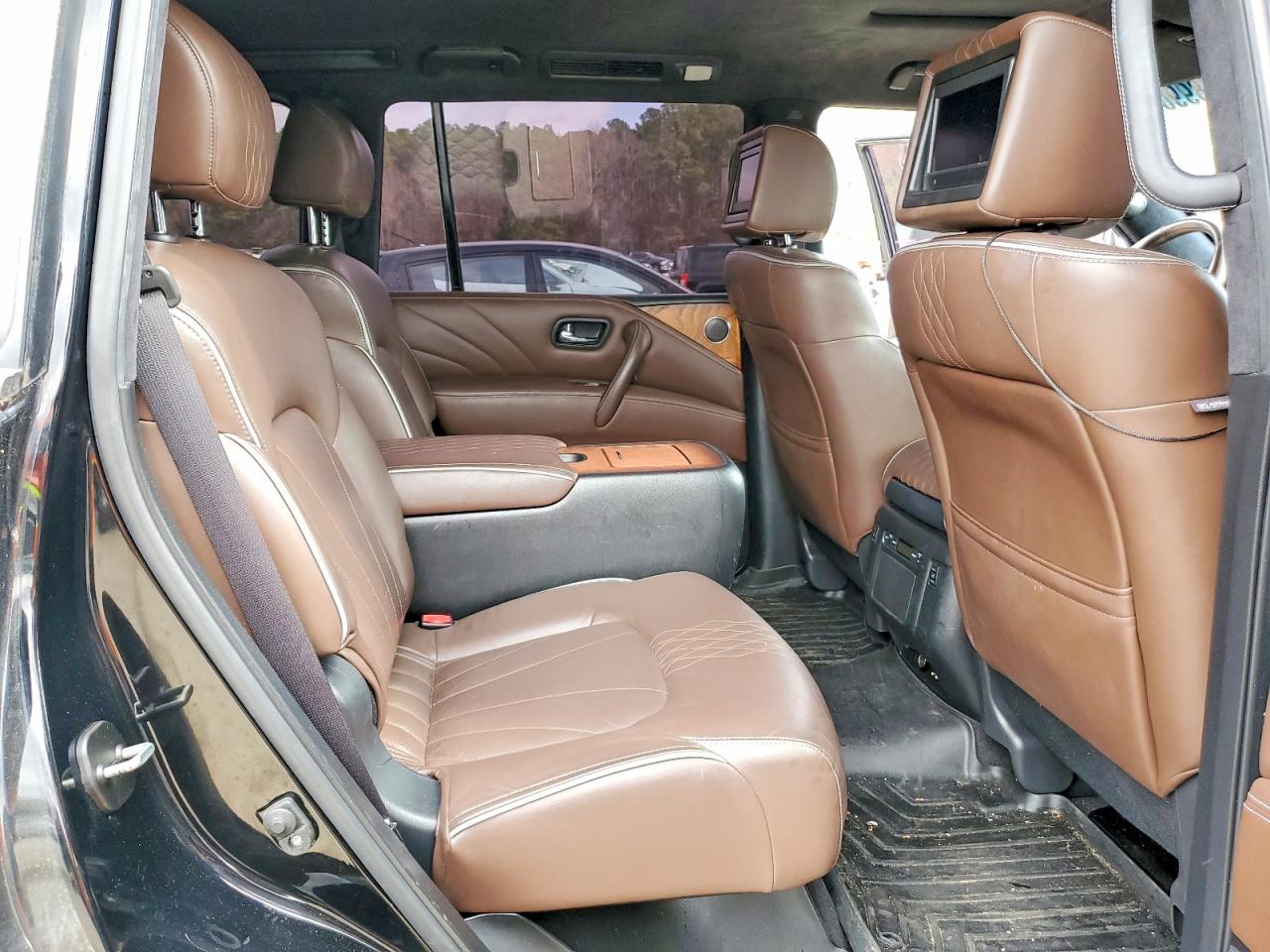 2017 INFINITI QX80 BASE photo 21