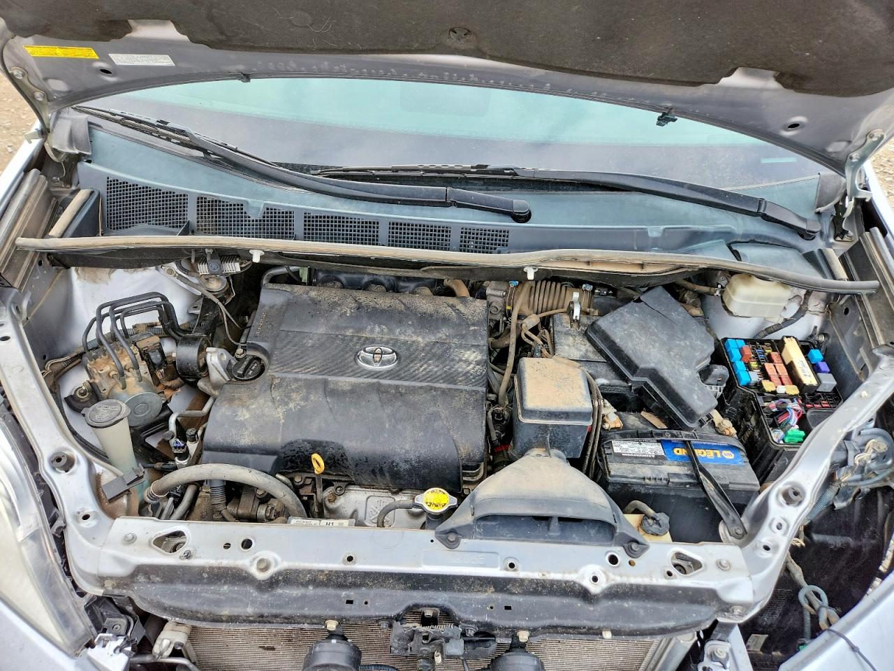 2014 TOYOTA SIENNA XLE photo 23