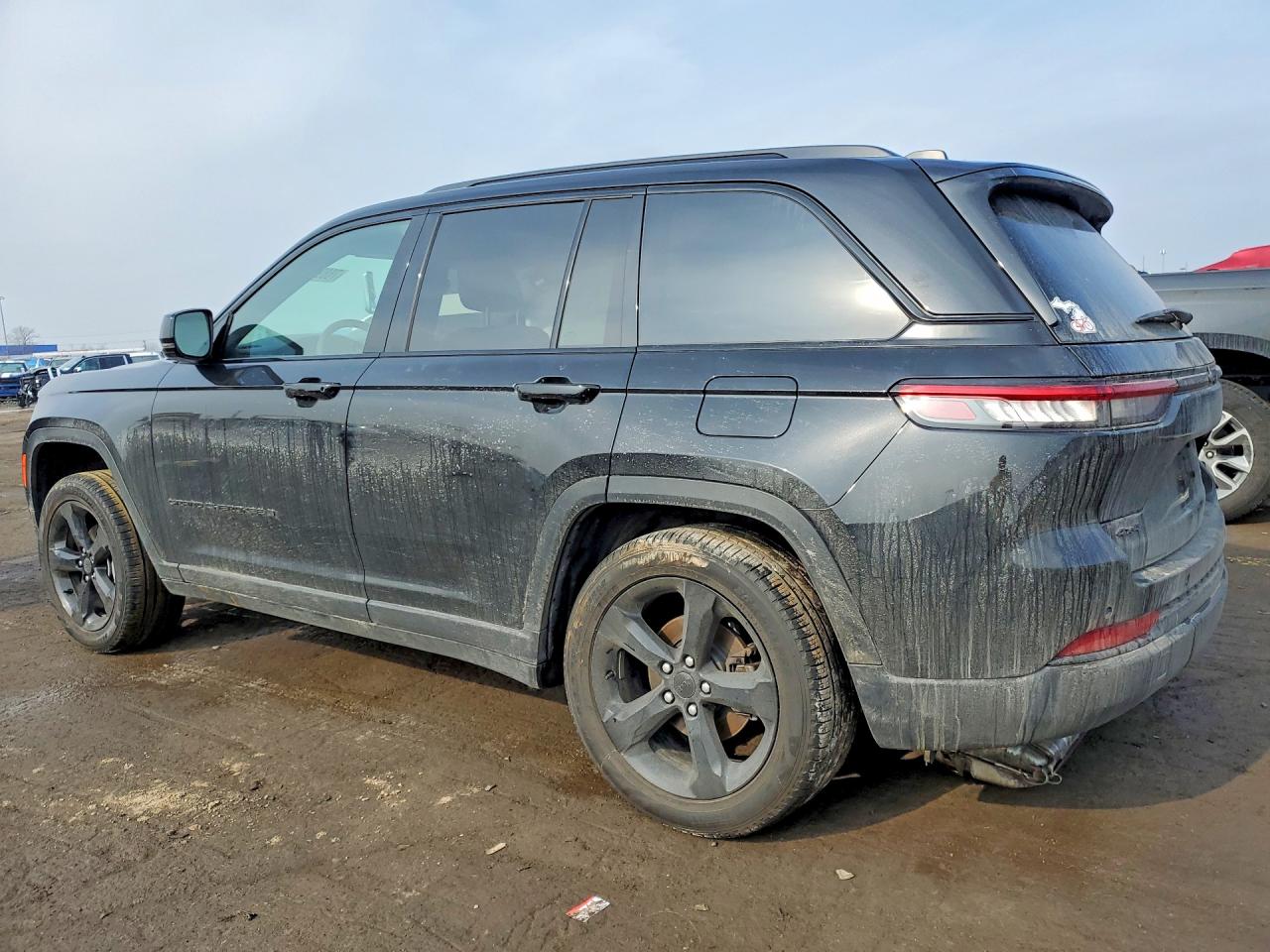 2024 JEEP GRAND CHEROKEE LIMITED photo 3
