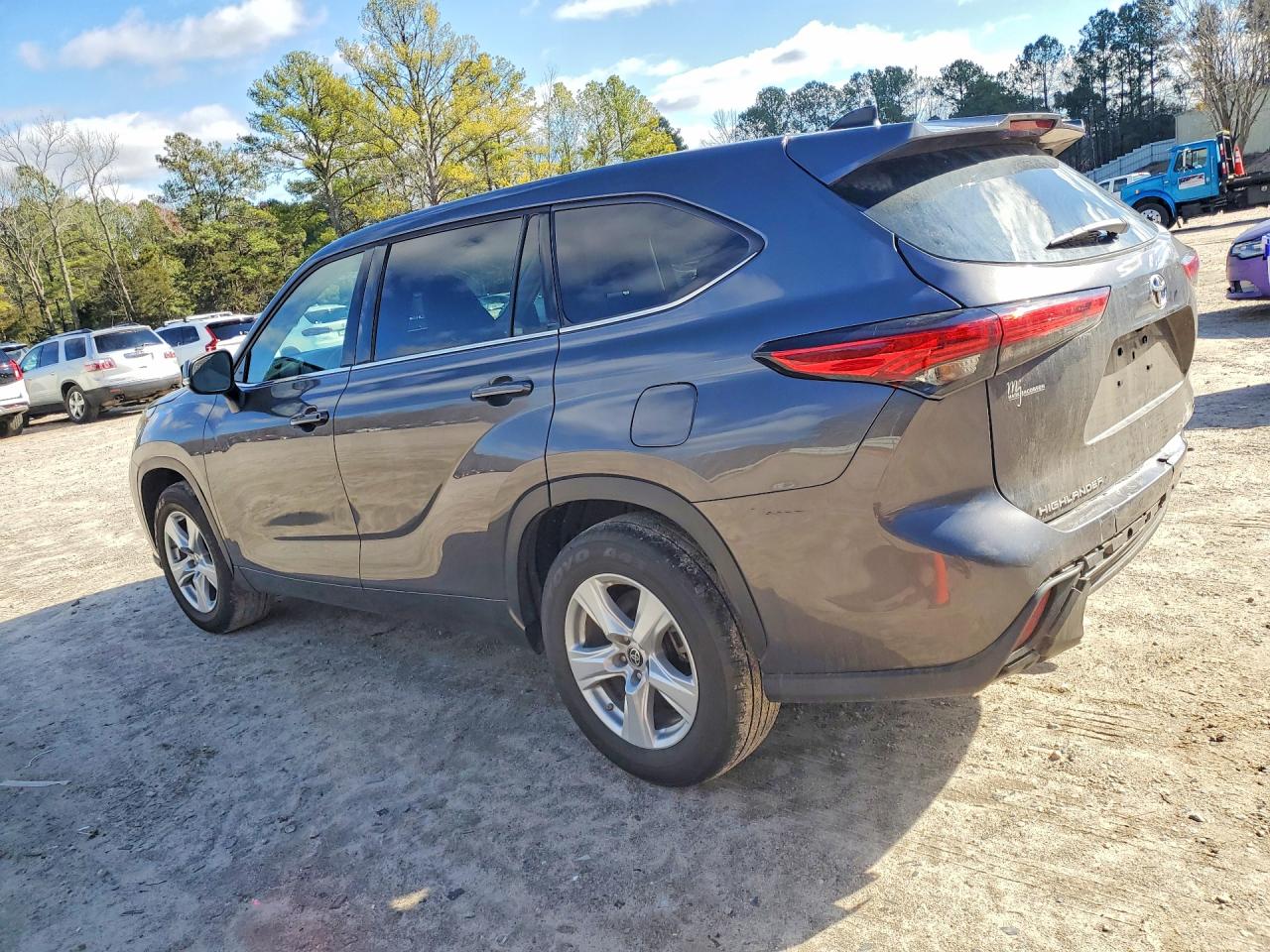 2022 TOYOTA HIGHLANDER L photo 3