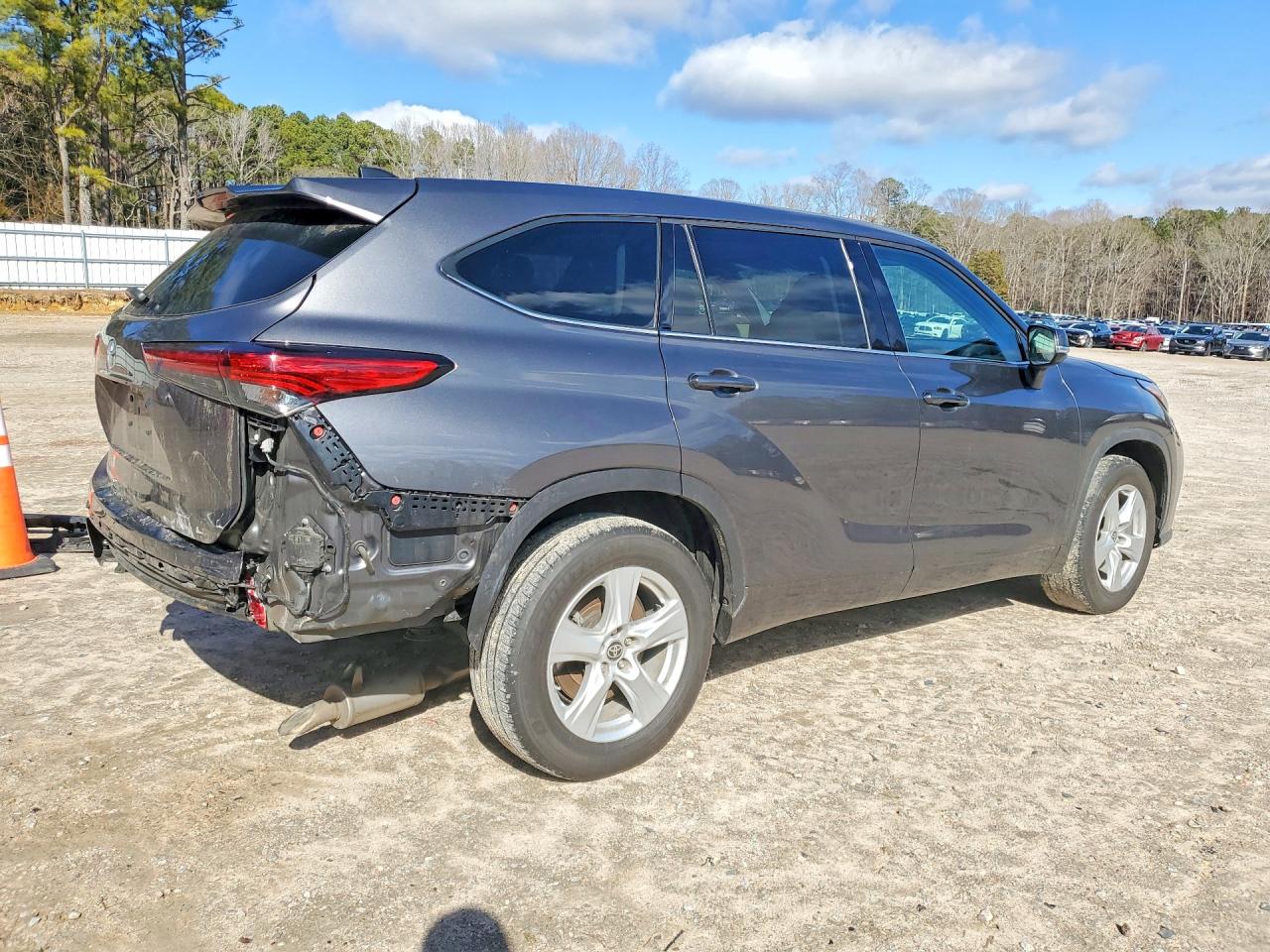 2022 TOYOTA HIGHLANDER L photo 5