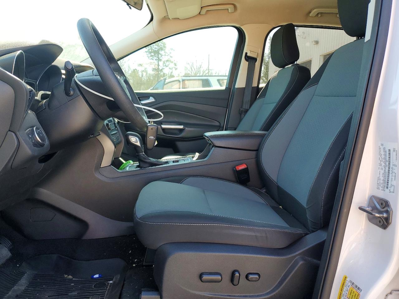2019 FORD ESCAPE SE photo 13