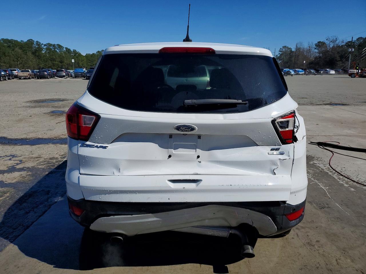 2019 FORD ESCAPE SE photo 11